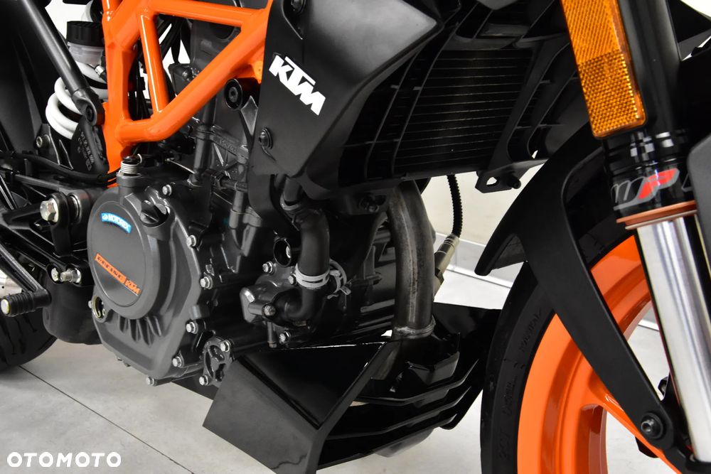 KTM Duke 125 - 26