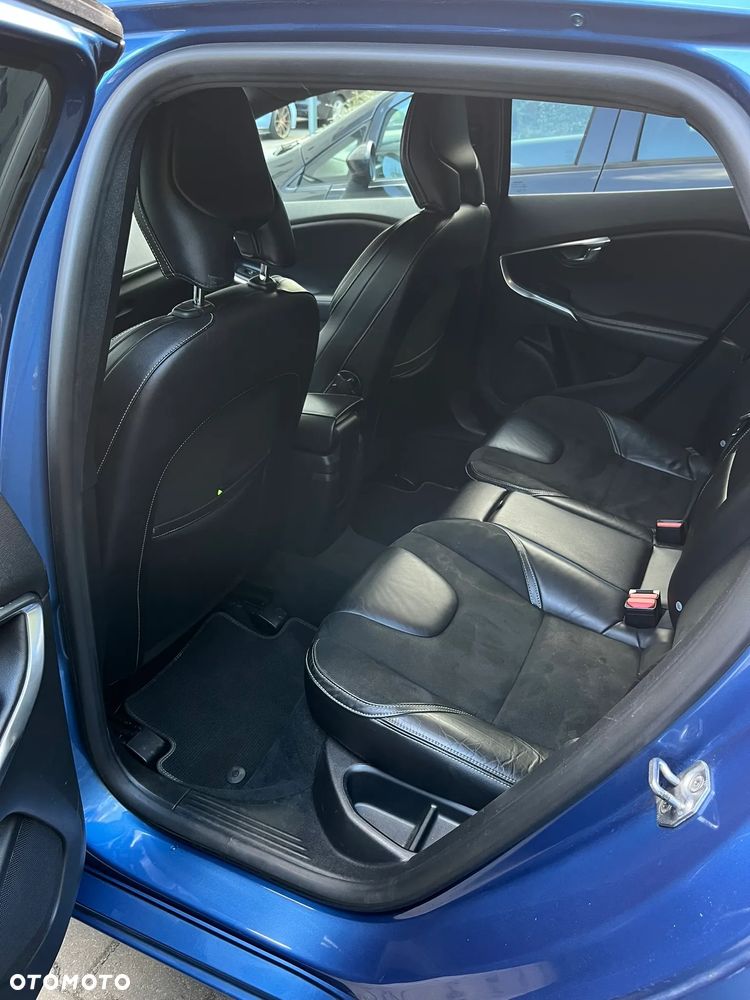 Volvo V40 D4 Drive-E R-Design Momentum - 11