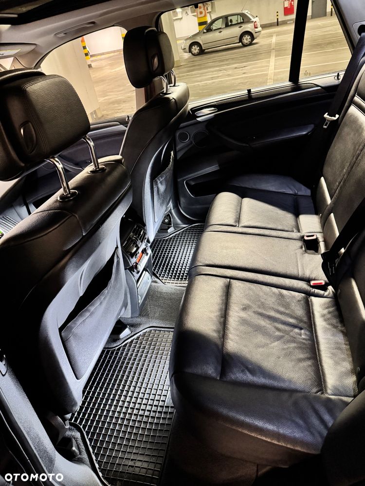 BMW X5 5.0i xDrive - 16