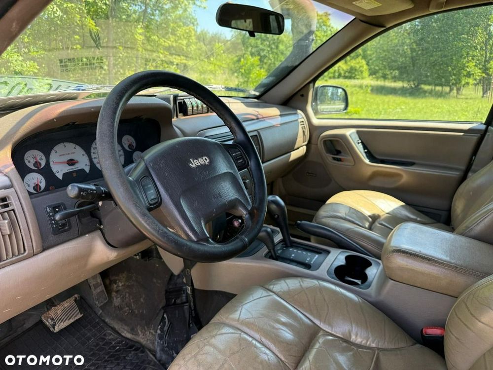 Jeep Grand Cherokee - 8