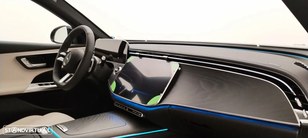 Mercedes-Benz E 300 Standard - 19