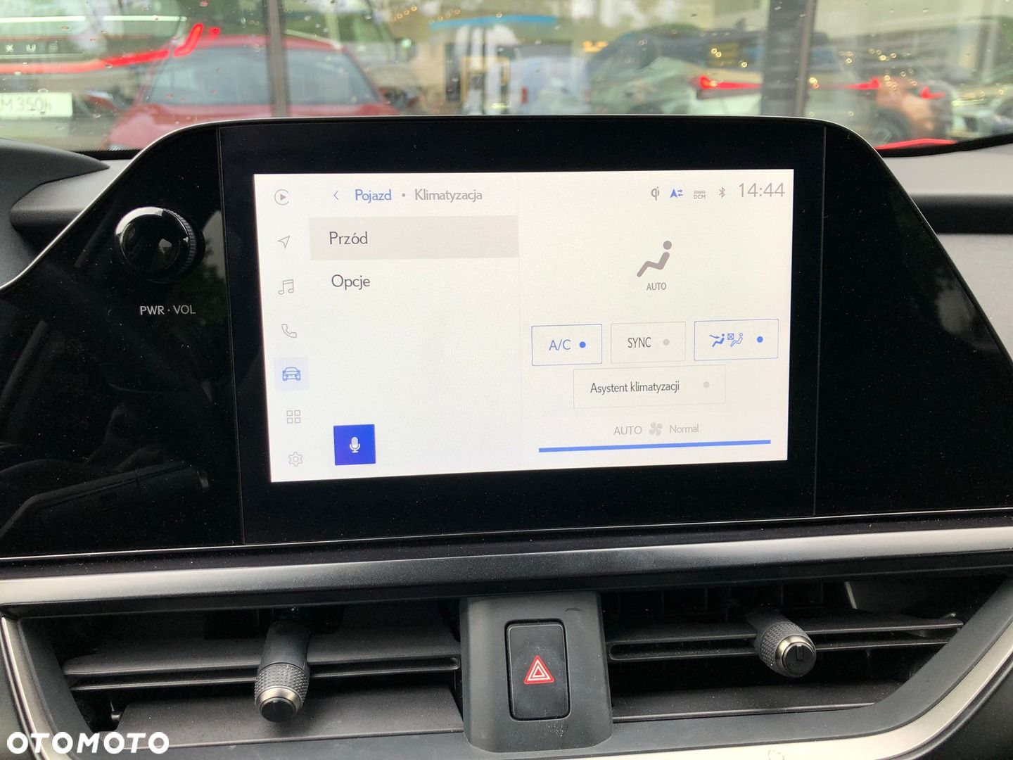 Lexus UX - 18