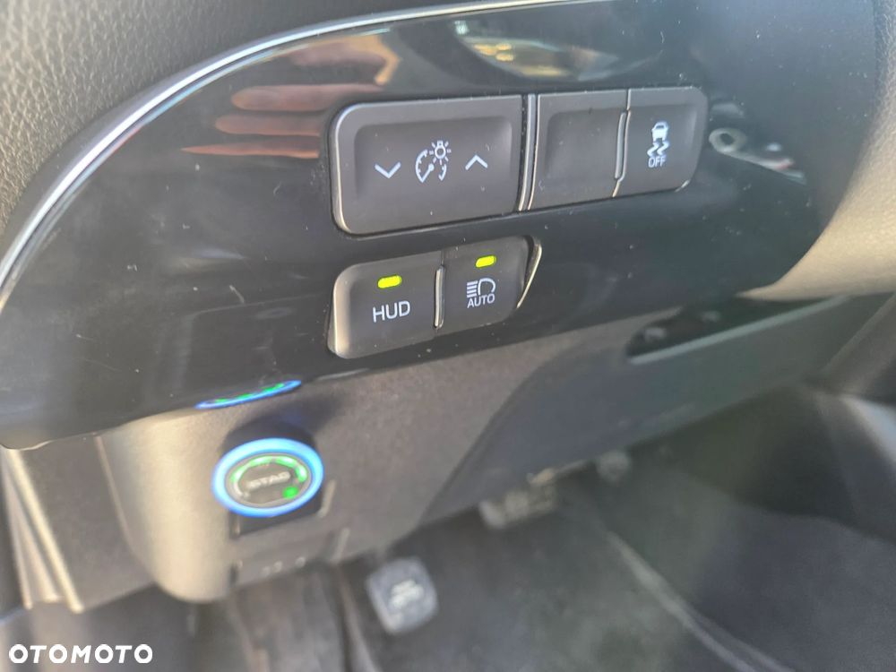 Toyota Prius 1.8 Hybrid Premium - 13