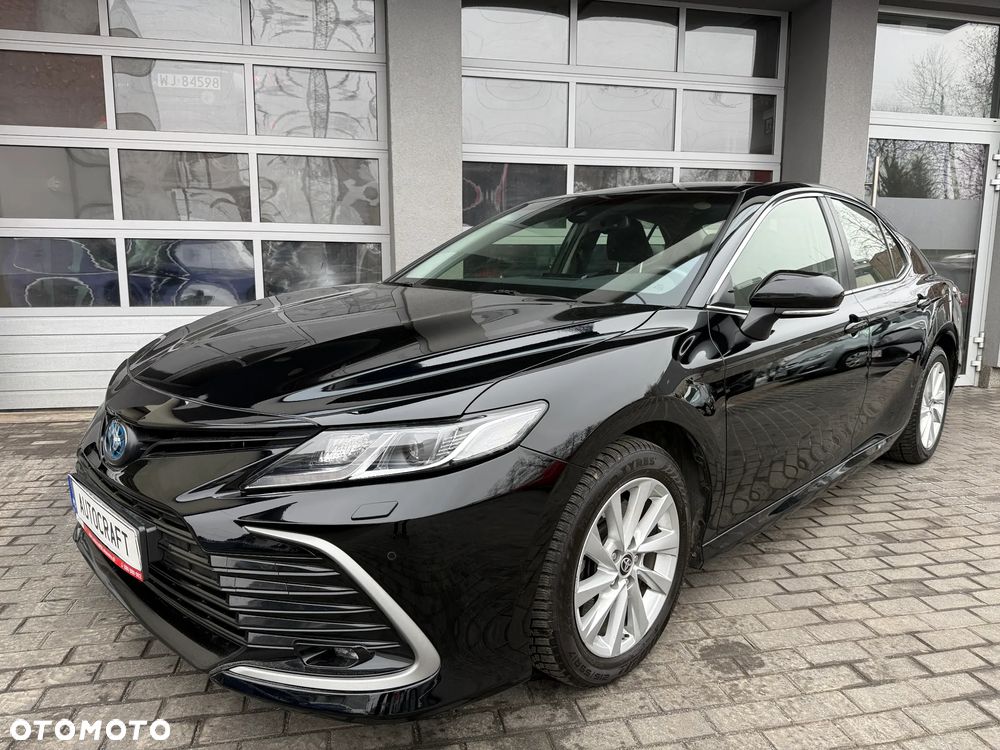 Toyota Camry 2.5 Hybrid Comfort CVT - 24