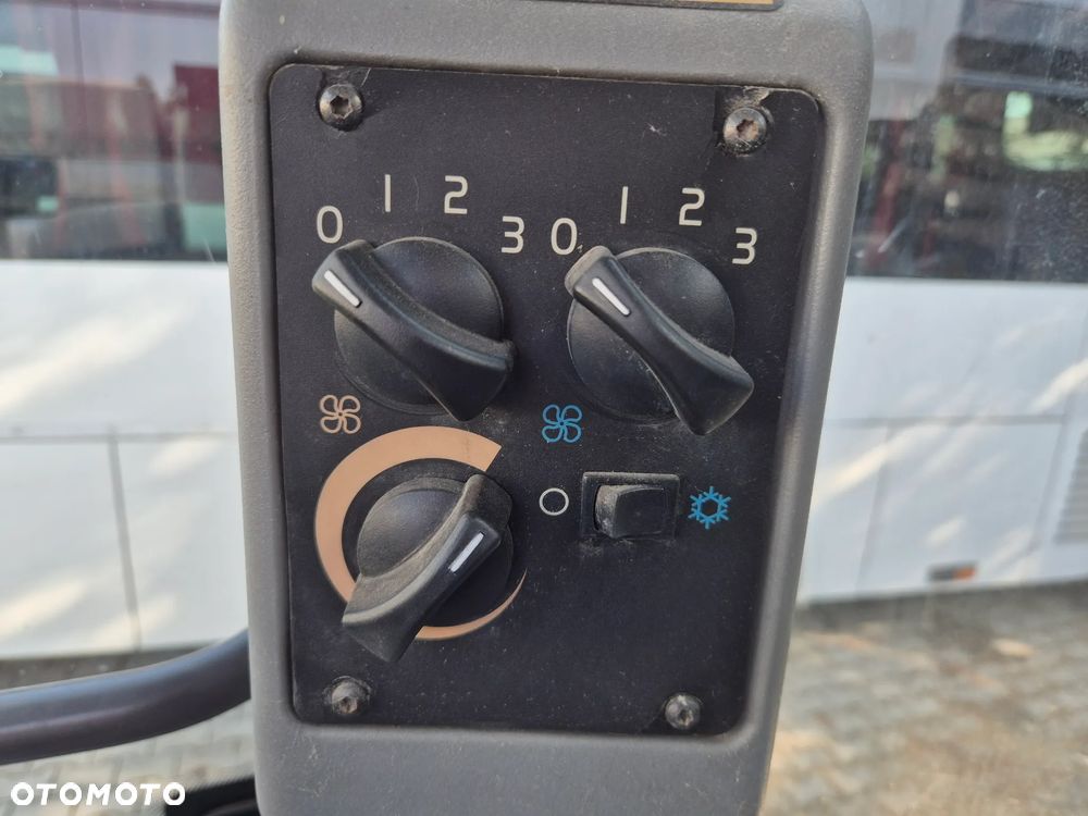 Volvo BL71 / SPROWADZONA / 5500 MTH - 23