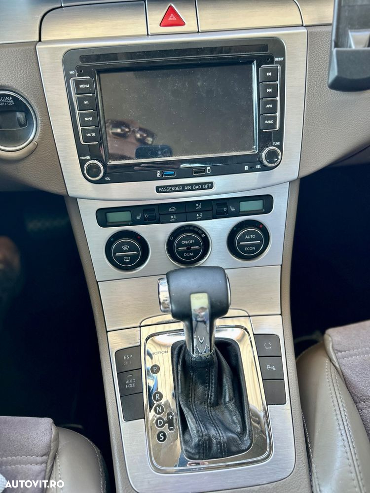 Volkswagen Passat Variant 3.2 V6 FSI 4Motion DSG Highline - 9