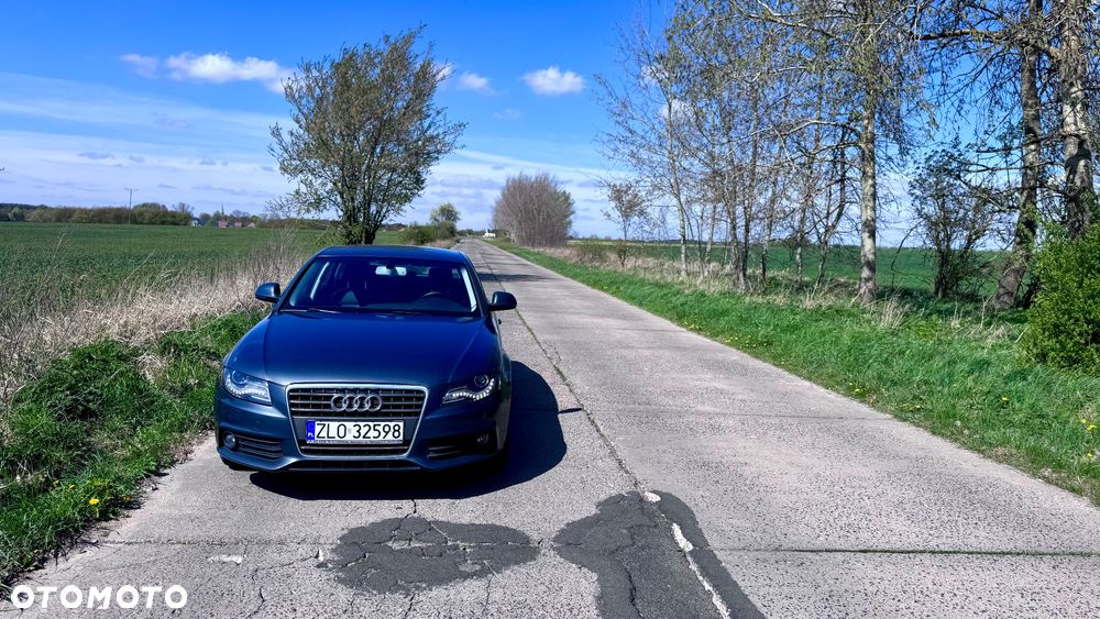 Audi A4 Limousine - 10