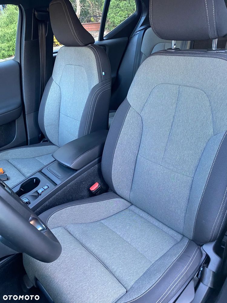 Volvo XC 40 B3 Ultimate Dark - 14