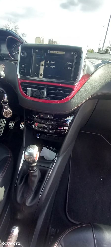 Peugeot 208 1.6 THP GTi - 11