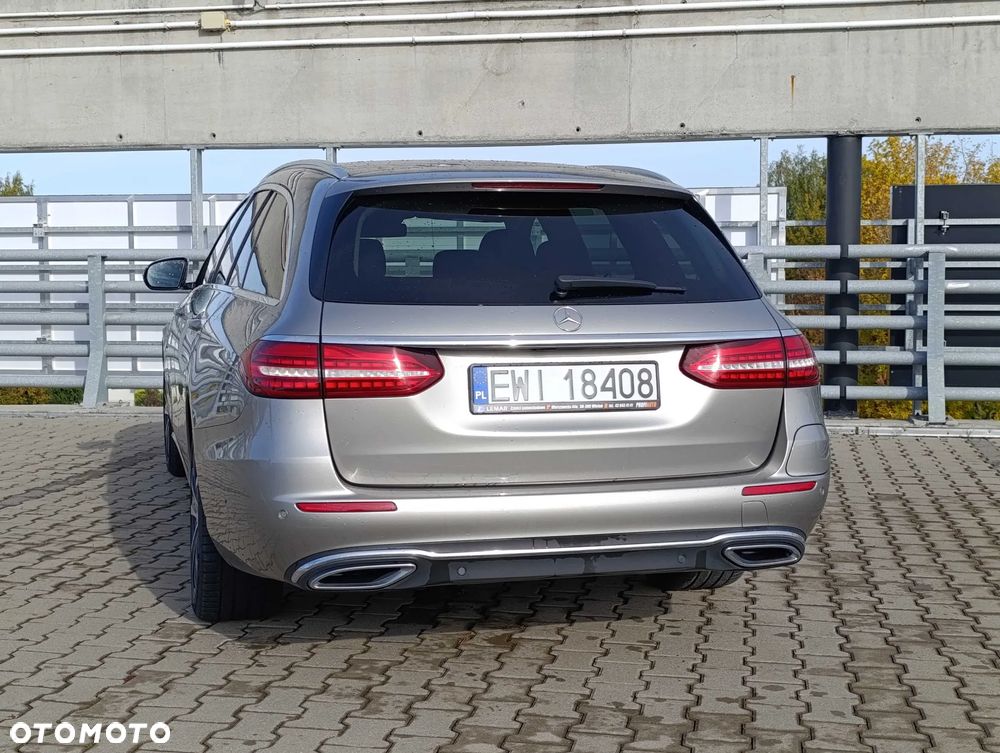 Mercedes-Benz Klasa E 300 de 4Matic T 9G-TRONIC - 15