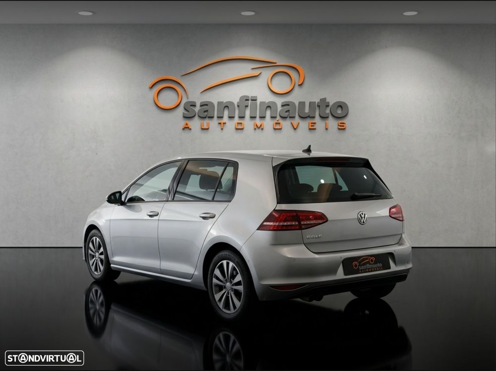 VW Golf 1.6 TDi Highline - 12