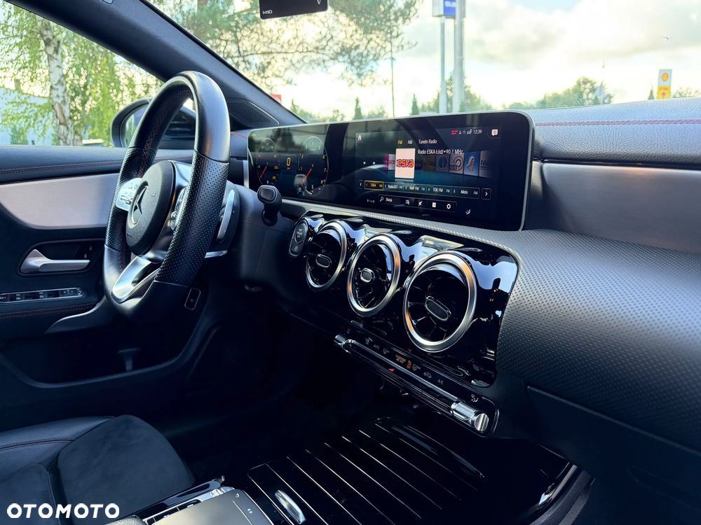 Mercedes-Benz CLA 200 AMG Line 7G-DCT - 20