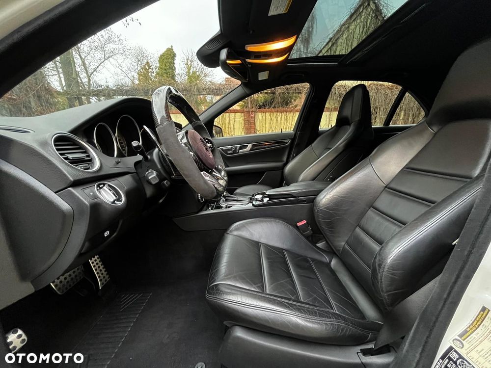Mercedes-Benz Klasa C 63 AMG 7G-TRONIC SPORT EDITION - 17