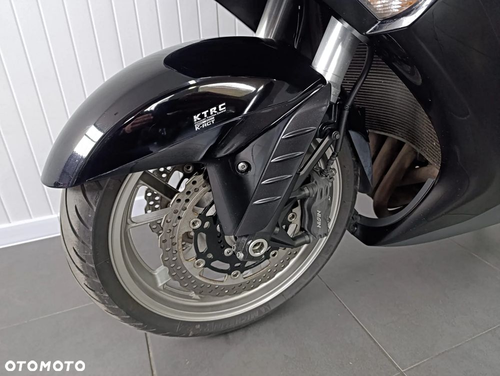 Kawasaki GTR - 10