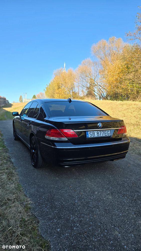 BMW Seria 7 740i - 5