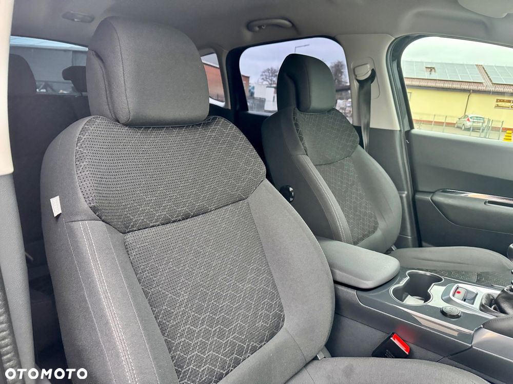 Peugeot 3008 1.6 BlueHDi Style S&S - 28