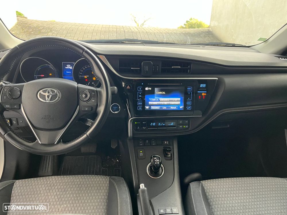 Toyota Auris Touring Sports - 12