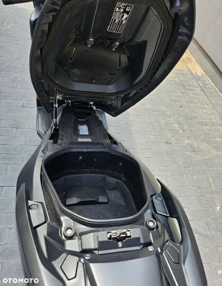 Suzuki Burgman - 7