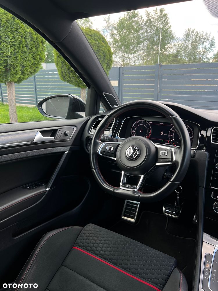 Volkswagen Golf - 13