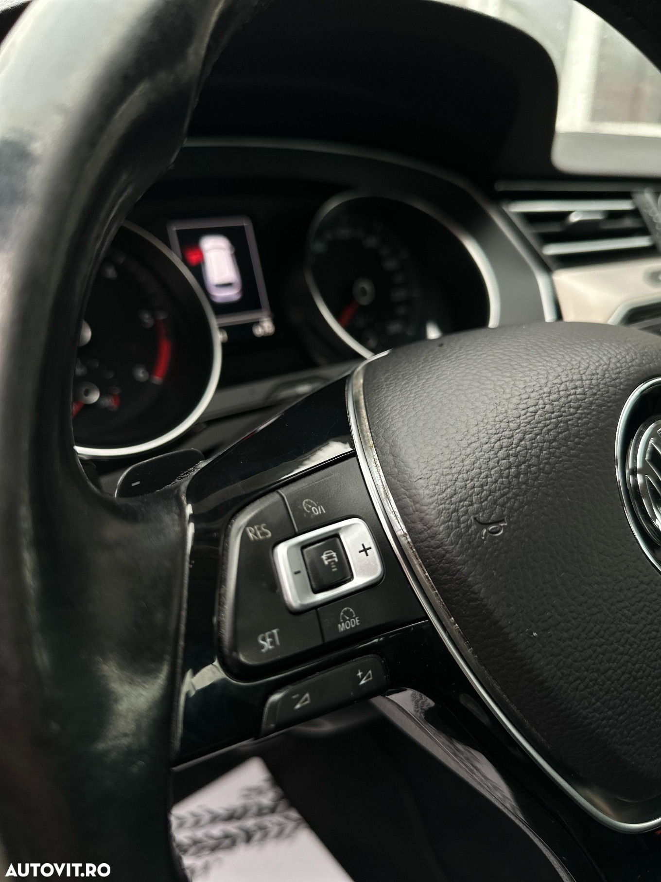 Volkswagen Passat 2.0 TDI DSG 4Motion Highline - 23