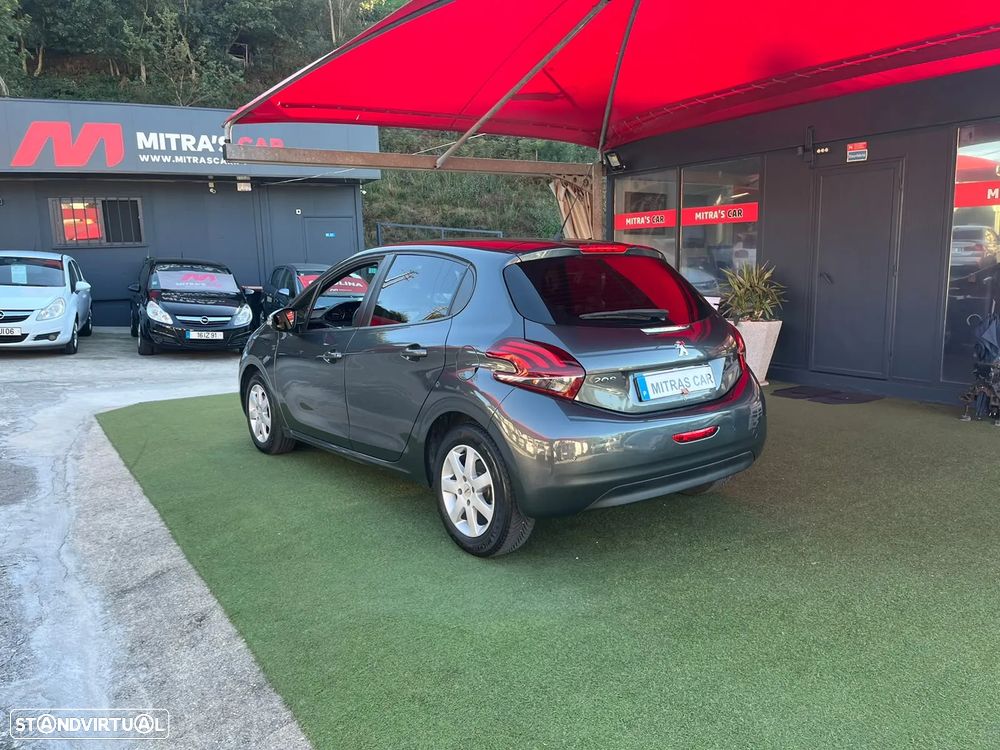 Peugeot 208 2017 photo 3