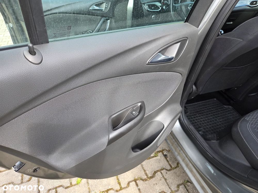 Opel Astra 1.6 CDTI Dynamic - 11