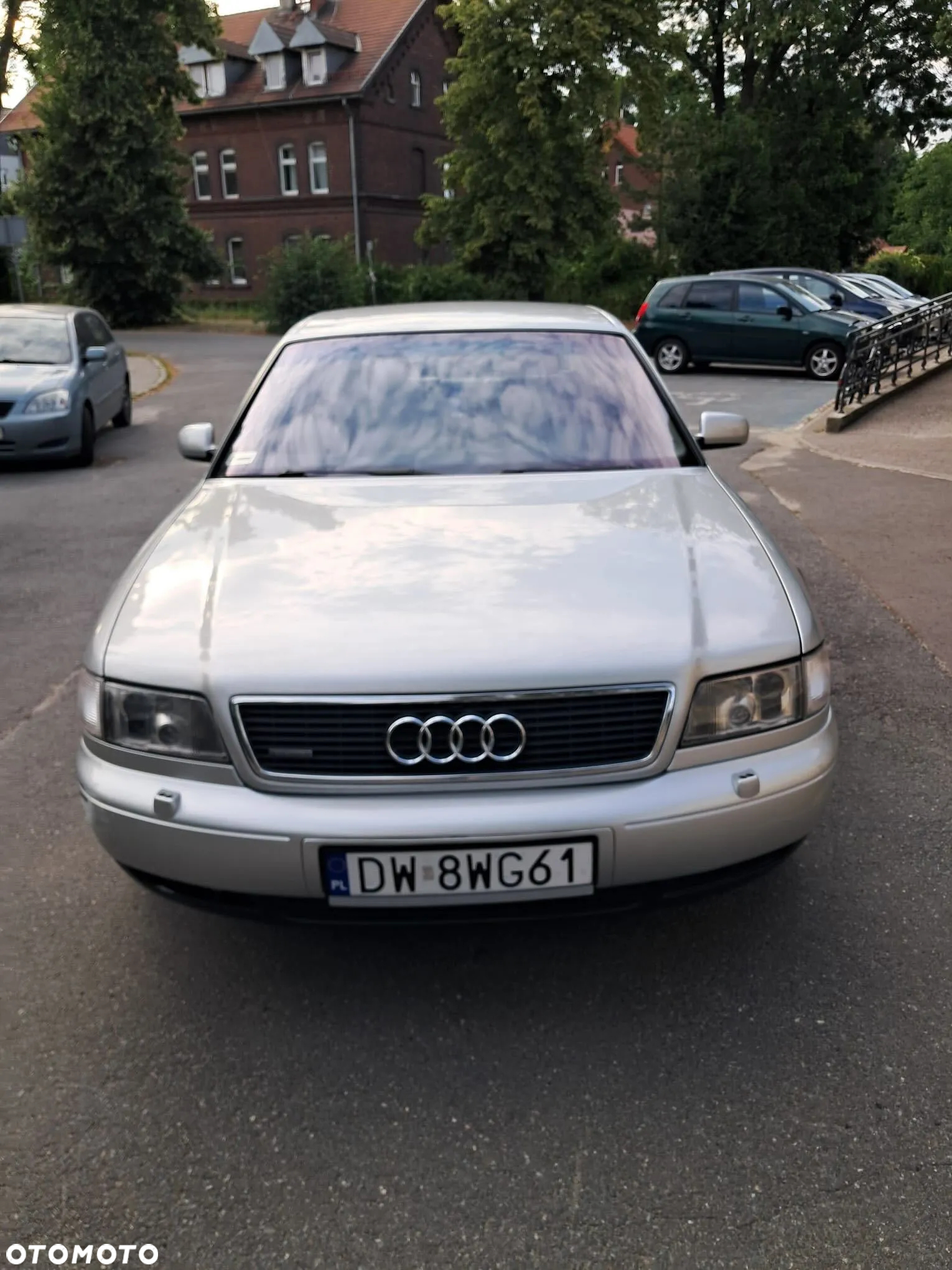 Audi A8 - 4