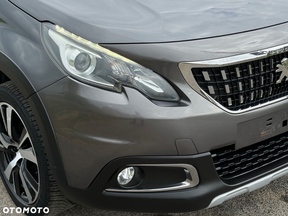 Peugeot 2008 1.2 Pure Tech Allure S&S - 10