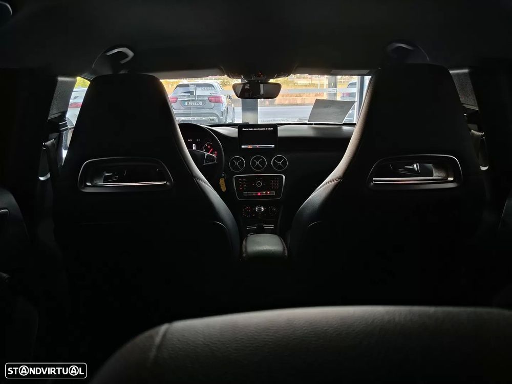Mercedes-Benz A 180 d AMG Line - 28