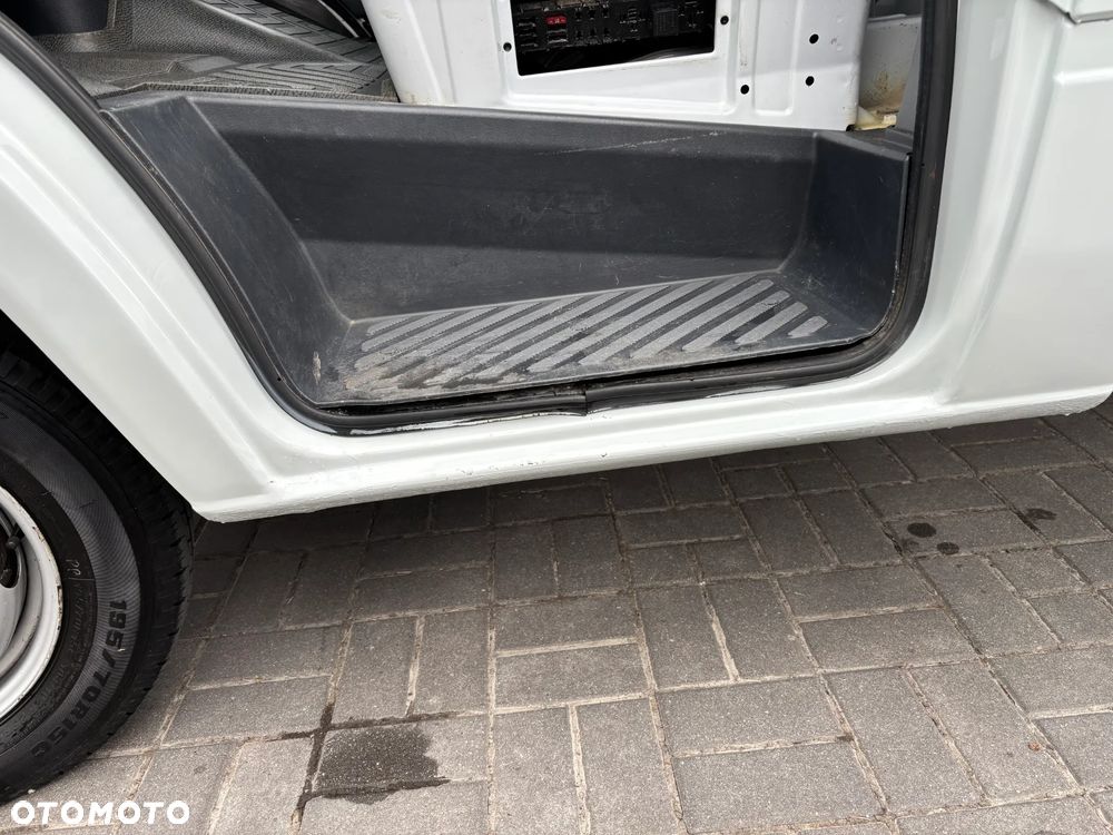 Mercedes-Benz sprinter 413 - 24