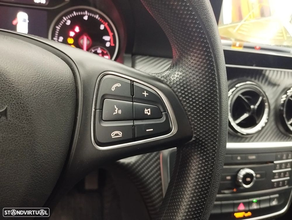 Mercedes-Benz GLA 180 d - 19