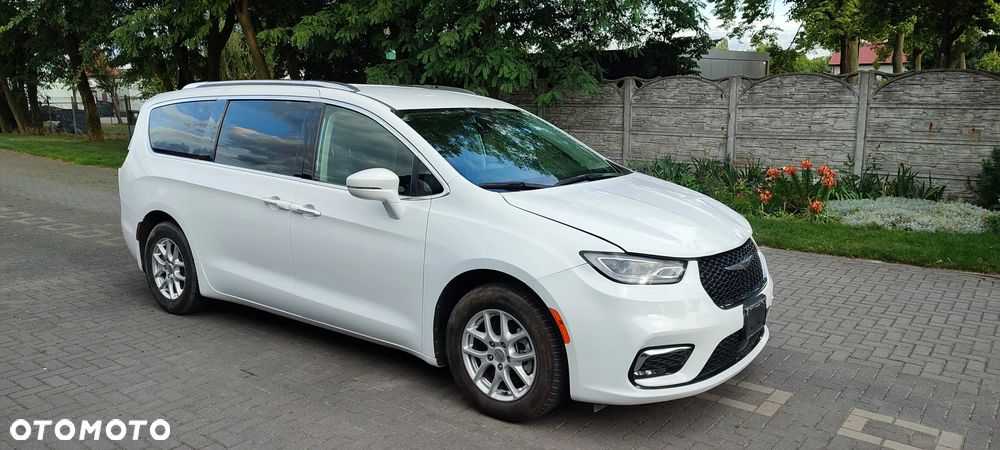 Chrysler Pacifica - 2
