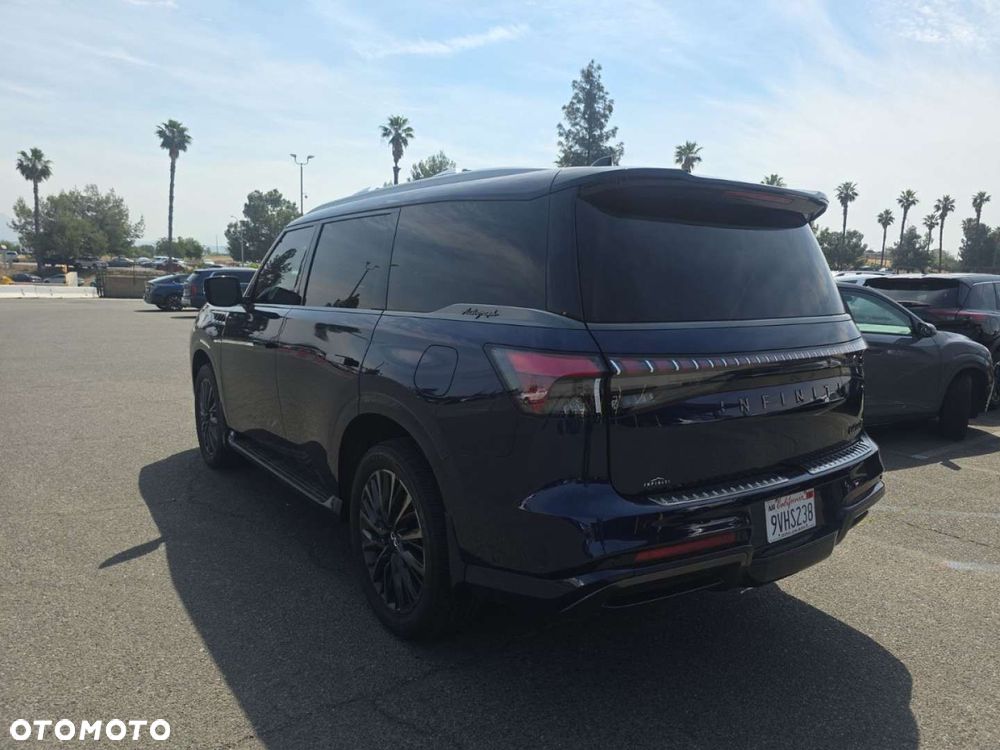 Infiniti QX80 - 2