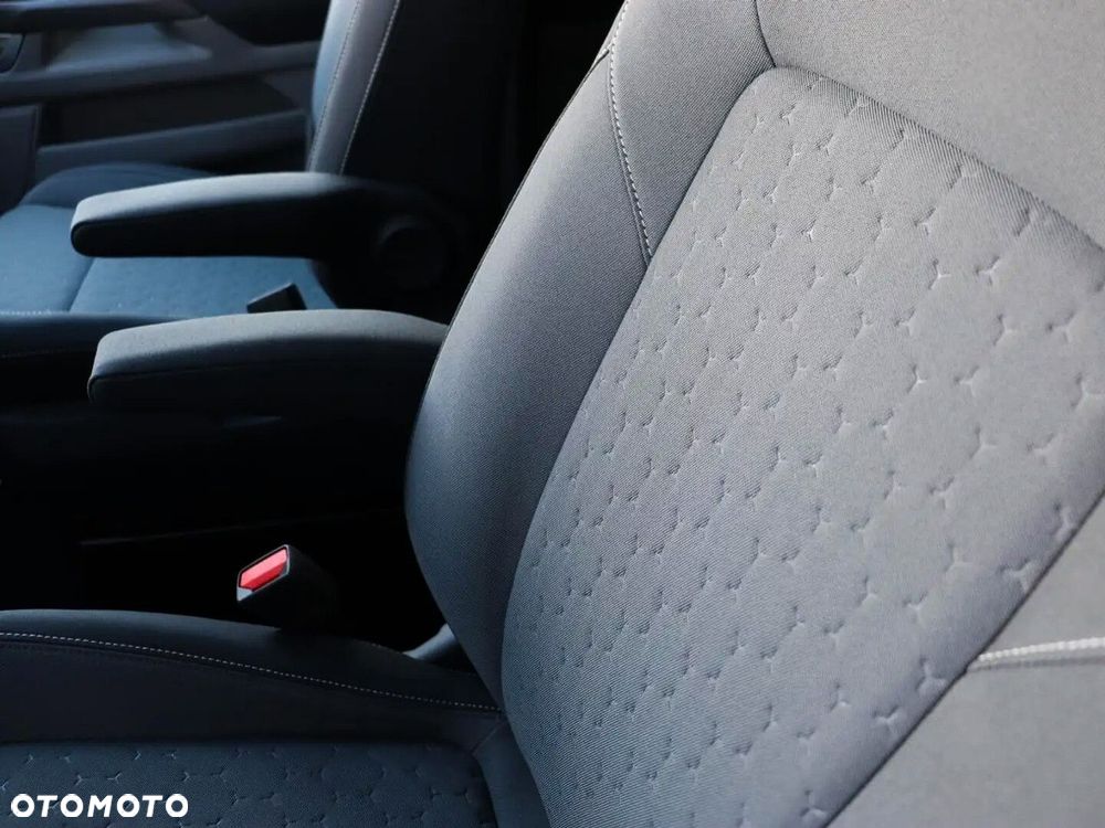 Ford Tourneo Custom - 16