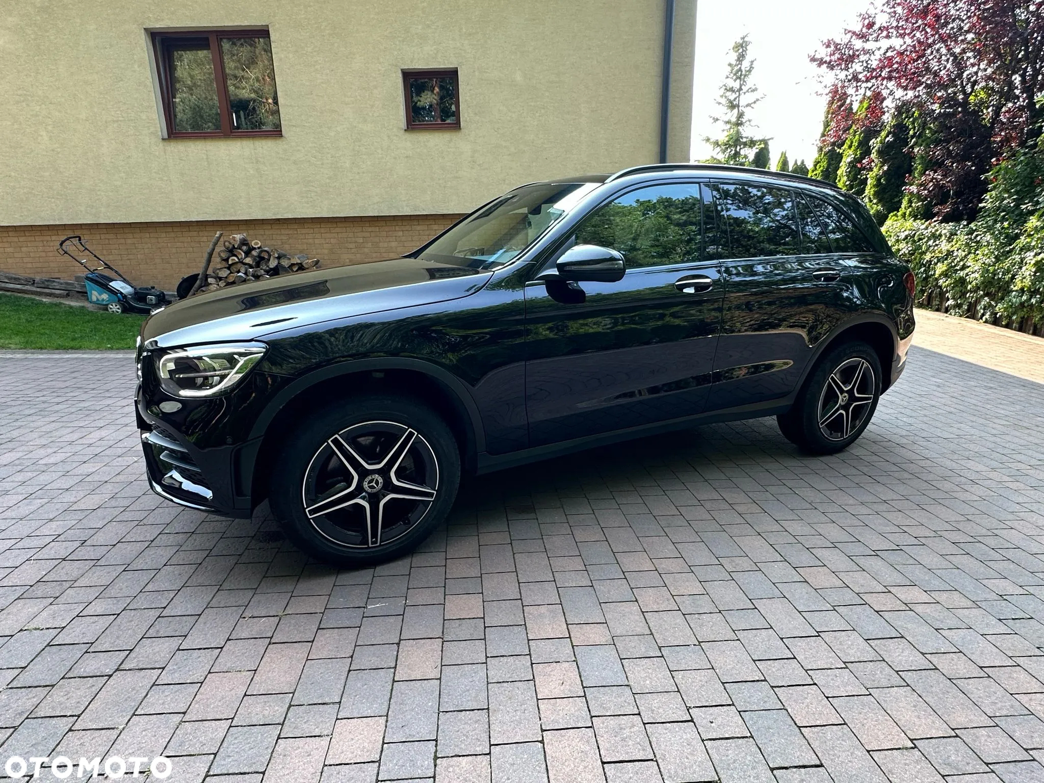 Mercedes-Benz GLC 300 4Matic 9G-TRONIC AMG Line - 21