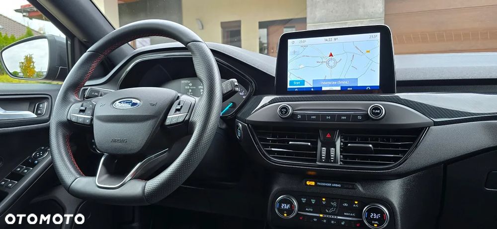 Ford Focus 1.5 EcoBoost ST-Line - 9