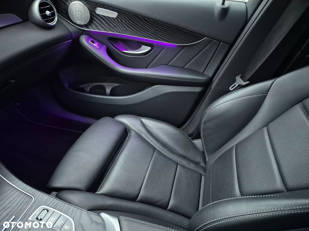 Mercedes-Benz GLC 220 d 4Matic 9G-TRONIC AMG Line Plus - 27