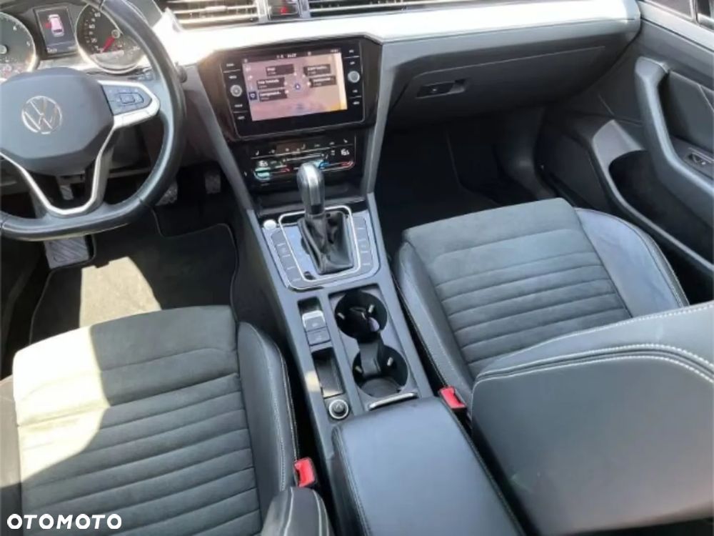 Volkswagen Passat 2.0 TDI SCR Style DSG - 14