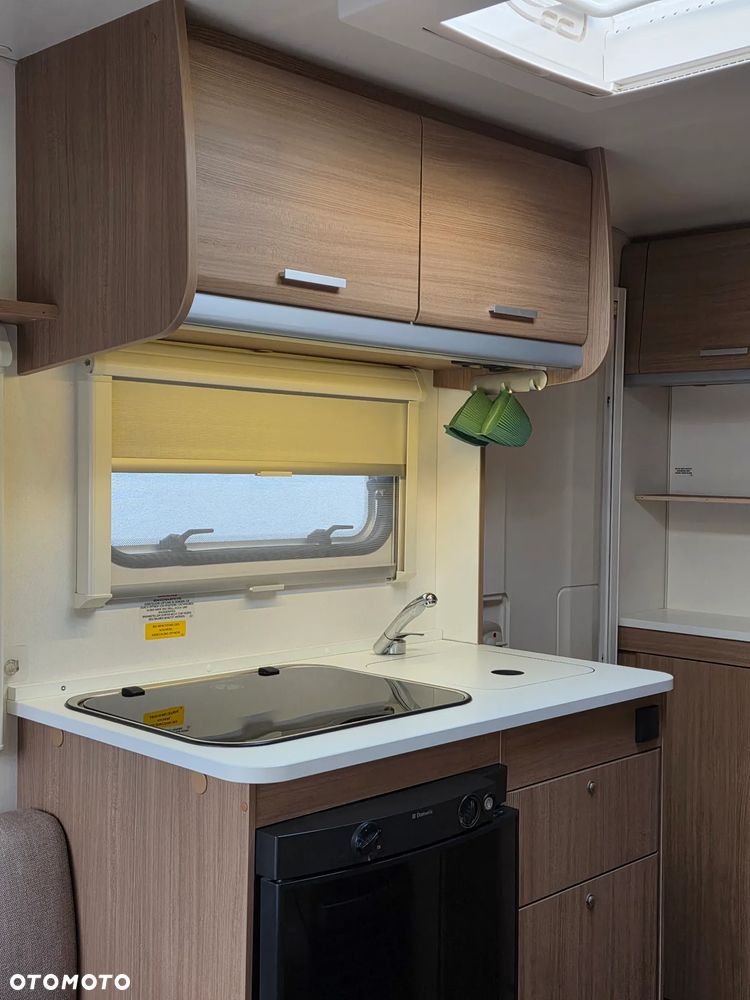 Adria Aviva 300dt - 17