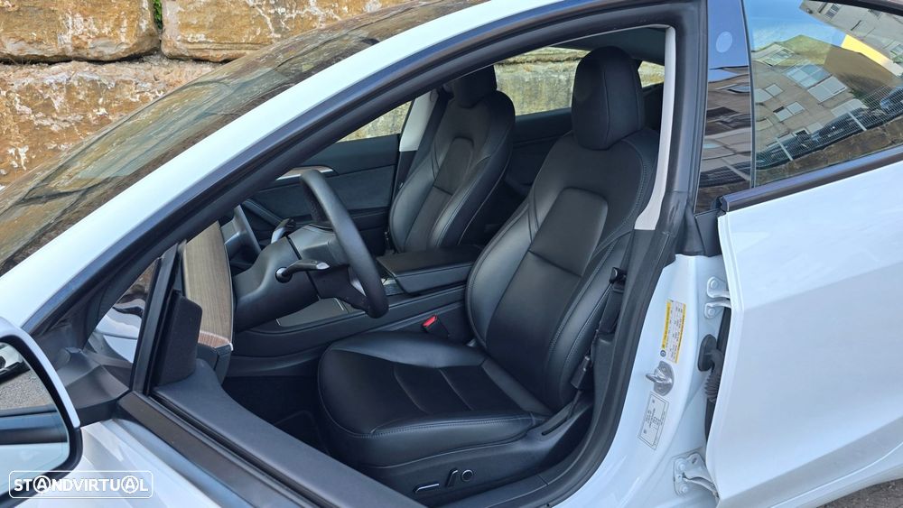 Tesla Model 3 - 50