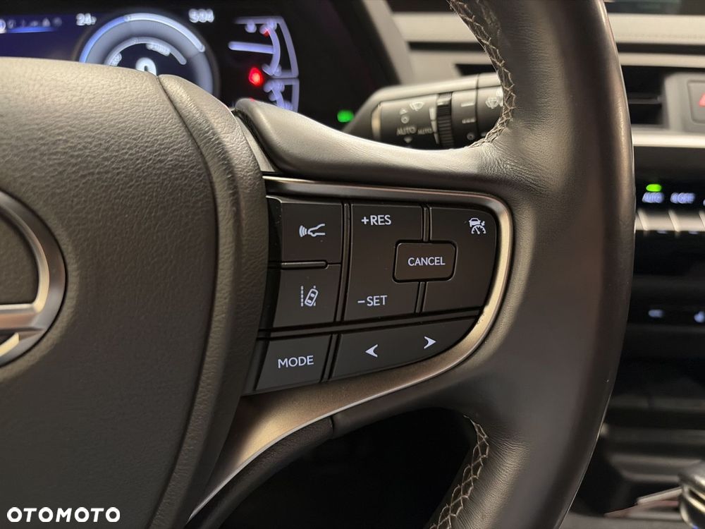 Lexus UX - 14