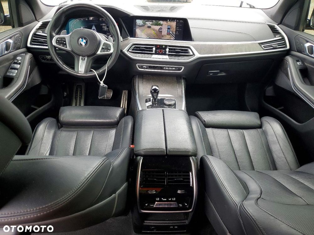 BMW X7 - 7