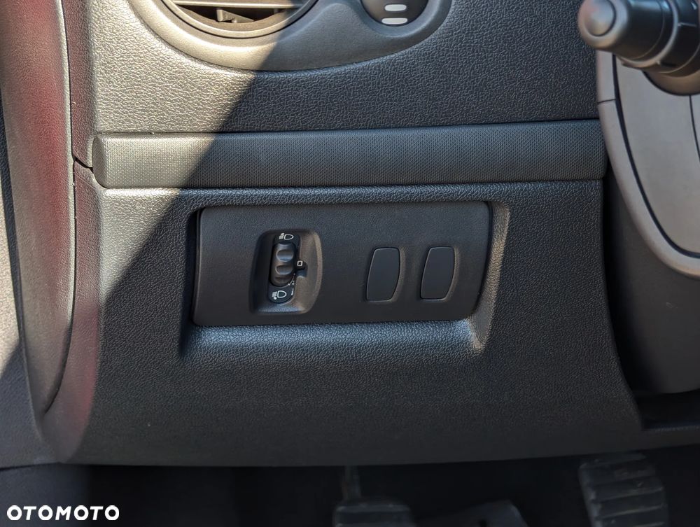 Renault Clio 1.4 16V Dynamique - 21
