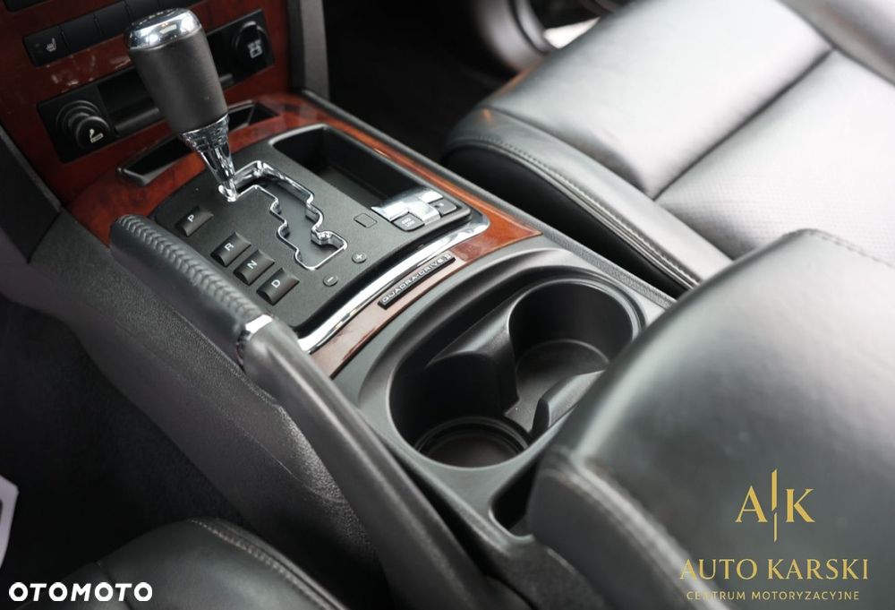 Jeep Grand Cherokee - 23