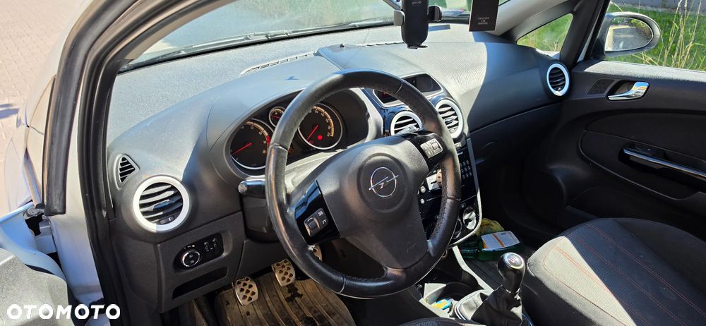 Opel Corsa 1.4 16V Cosmo - 1