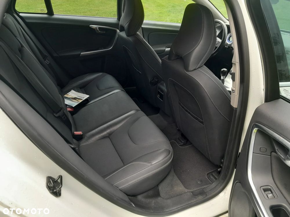 Volvo V60 - 11