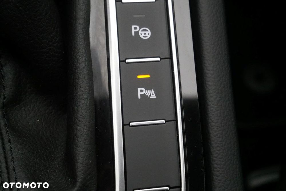 Volkswagen Passat - 20