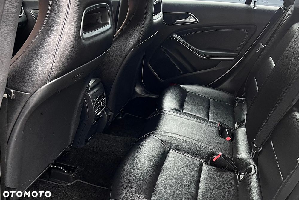 Mercedes-Benz CLA 250 Sport 7G-DCT - 7