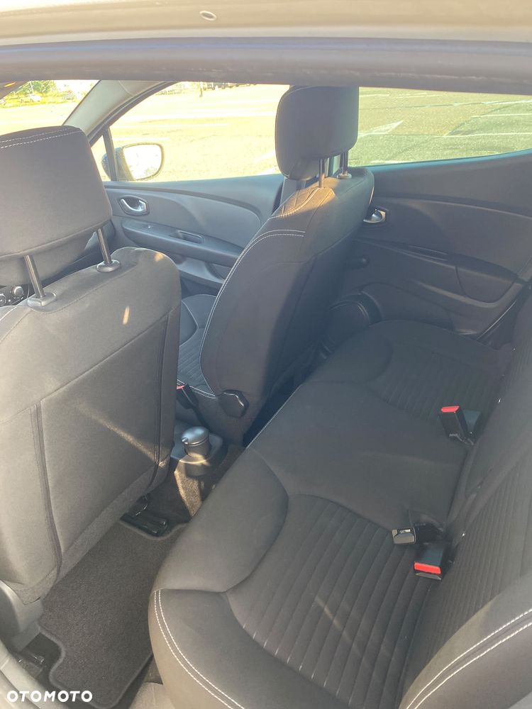 Renault Clio 1.2 16V Limited - 23