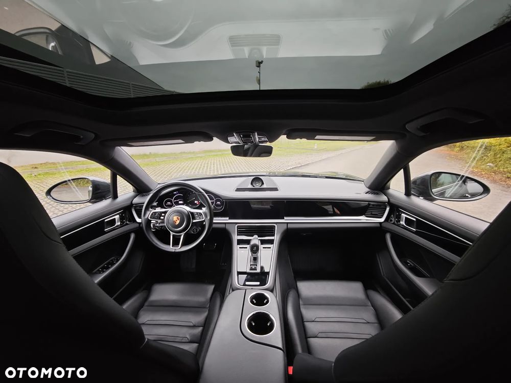 Porsche Panamera 4 E-Hybrid - 6